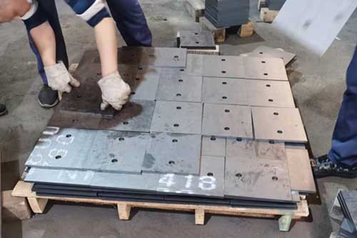 Laser cutting wear resistant steel plate